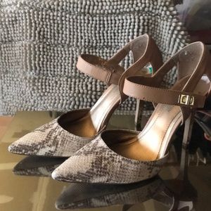 BCBG Generation nude heels